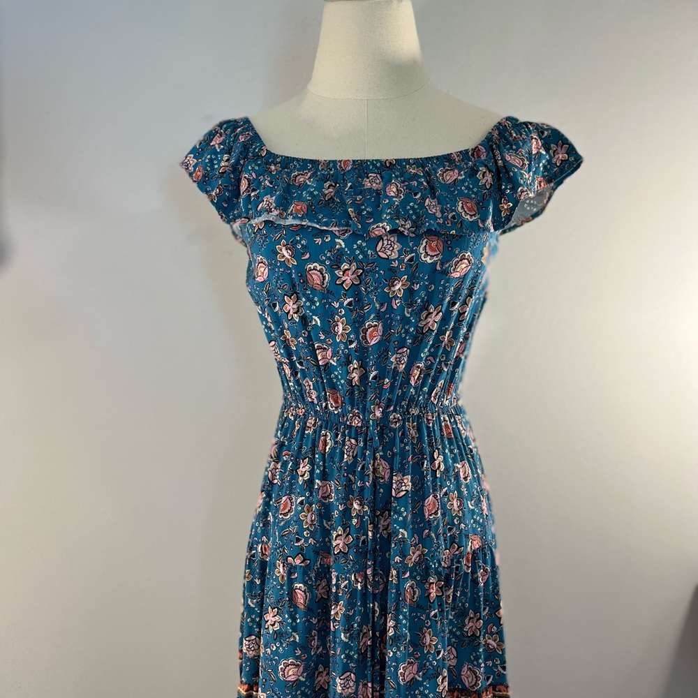 ✨This cute dress is from BeBop✨ ❤️It’s blue and size small❤️